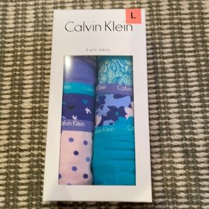 Girls Calvin Klein cotton/elastane underwear NIB Size L (12/14)